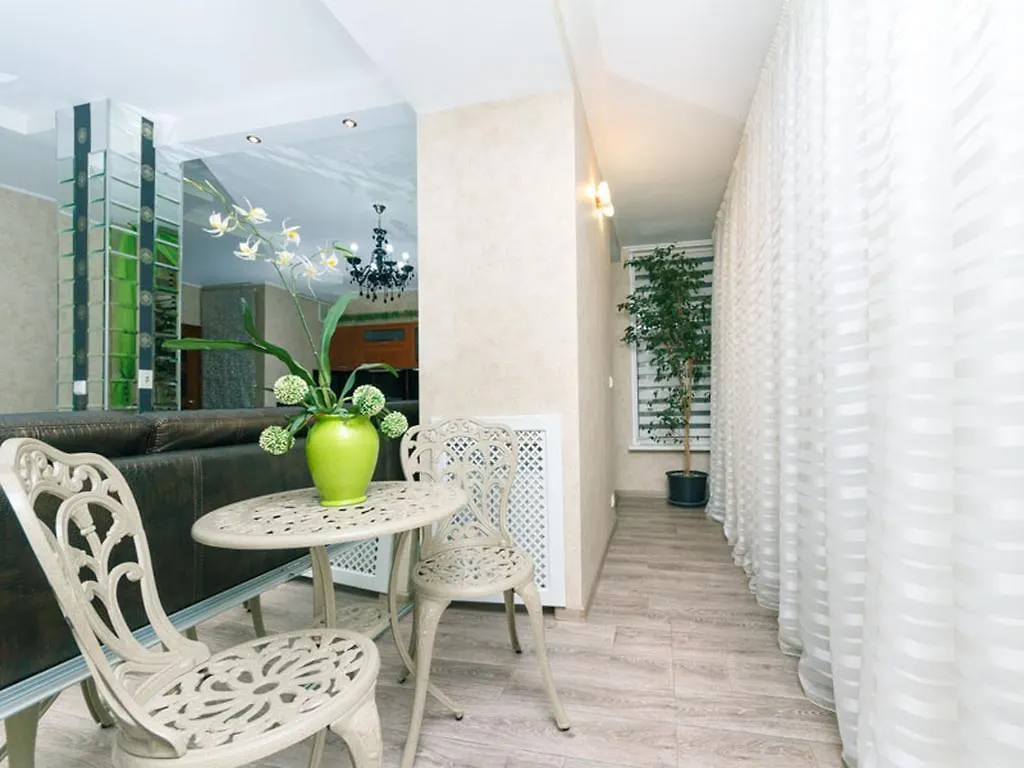 Apartment On Kostyolna Street 10 Kiev