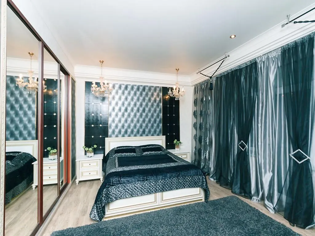 كييف Apartment On Kostyolna Street 10 0*,