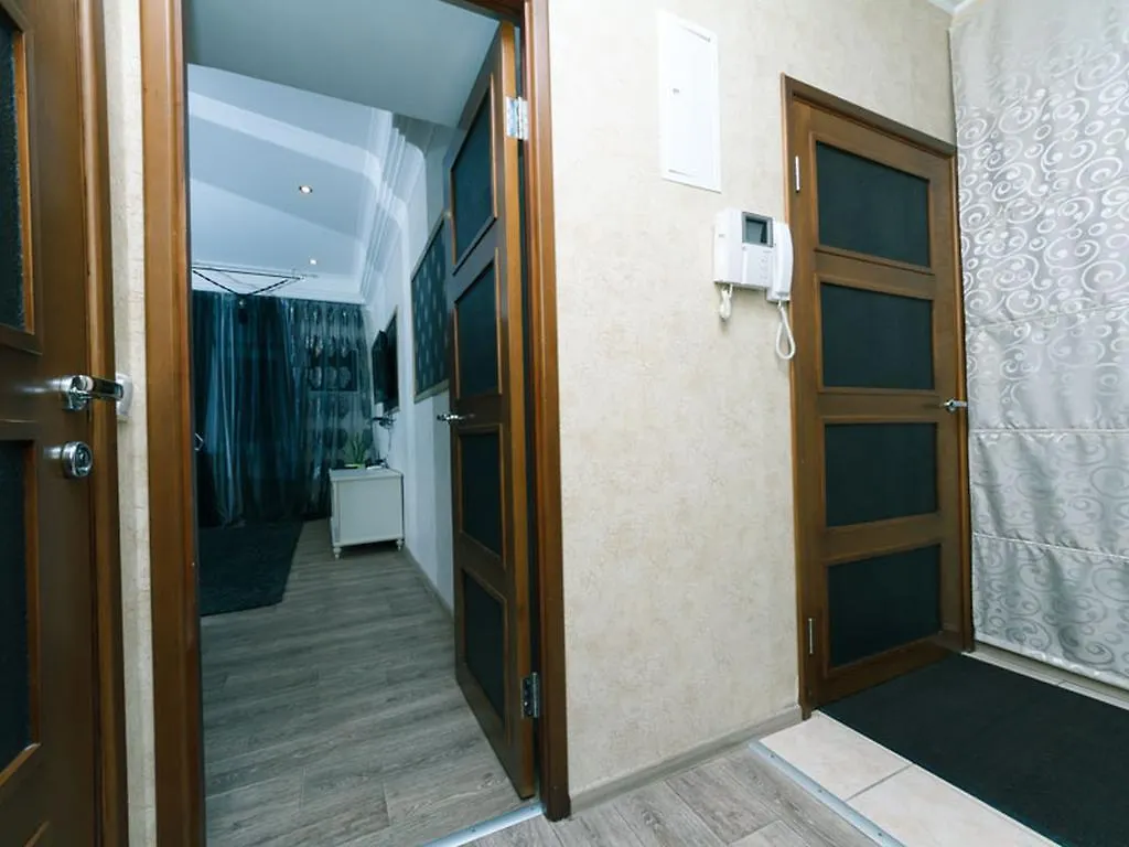 كييف Apartment On Kostyolna Street 10